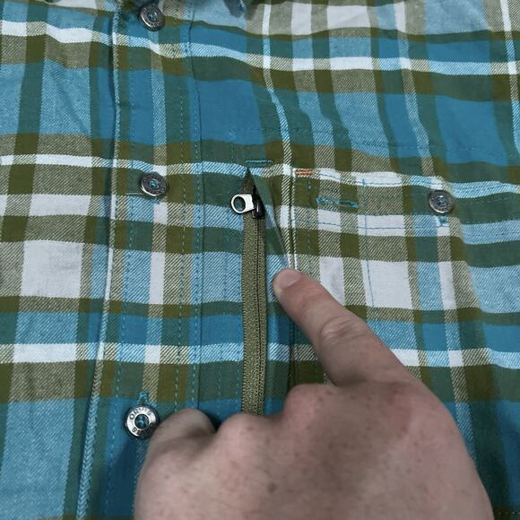 Orvis Plaid Large Long Sleeve PolyesterCottonBlend Shirt Lens Cleaner Zip Pocket - Picture 3 of 8